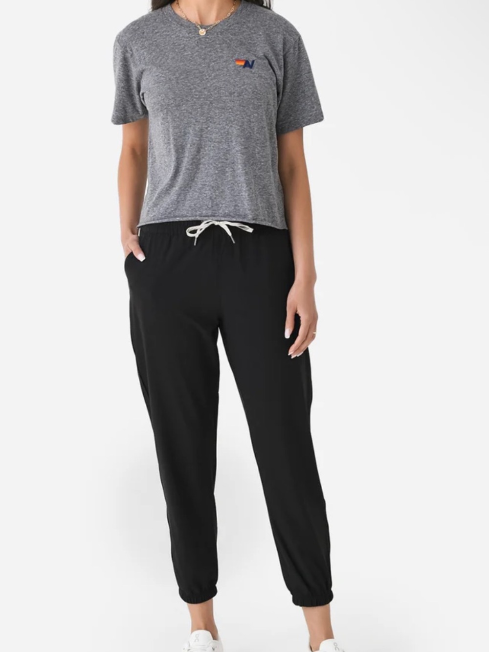 Vuori Women's Weekend Jogger medium - Picture 2 of 9